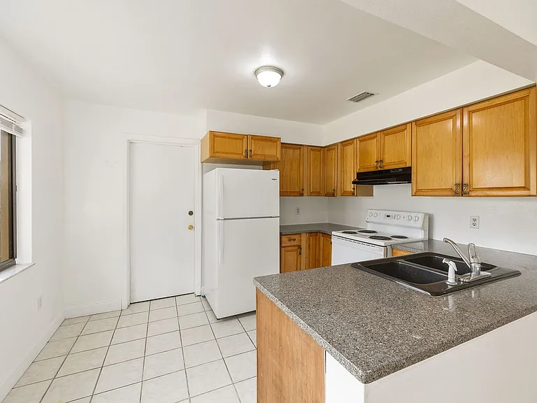 3567 SW 151st St — Photo 7