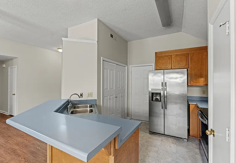 100 River Oaks Dr — Photo 5