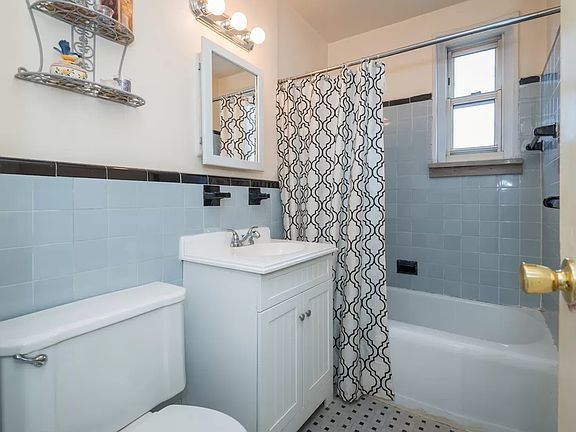 3rd image of 6025 Marathon Pkwy #2