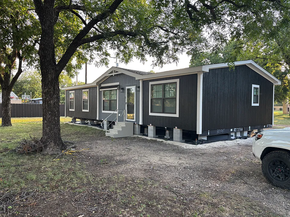 209 Garza Ave