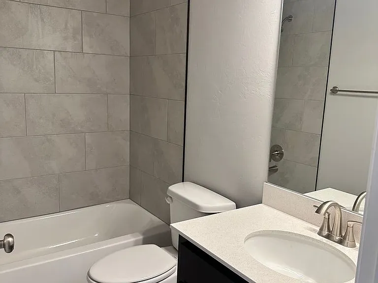 230 SW 34th St #1213 — Photo 9