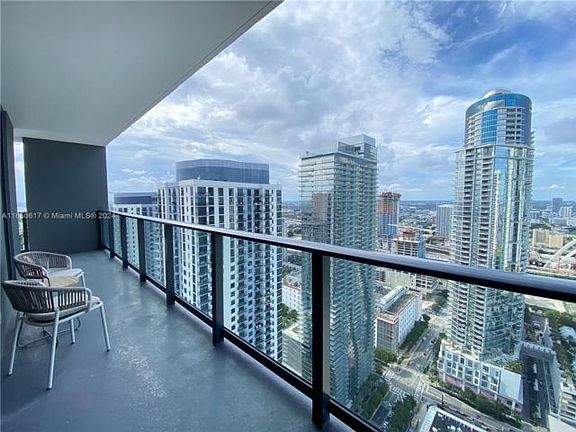 2nd image of 601 NE 1st Ave #3902