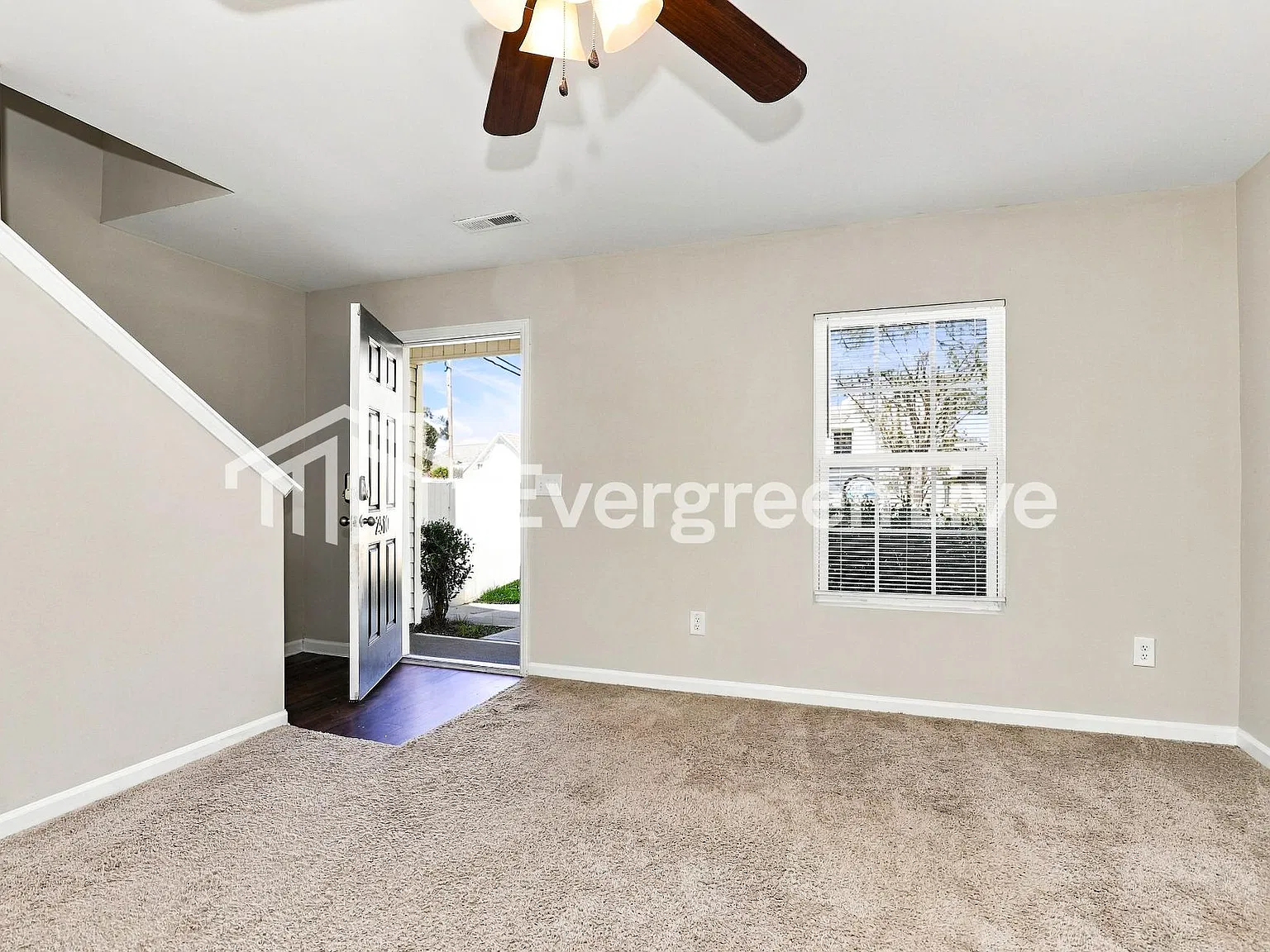 4 bed, 3.0 bath, 2000 sqft, $1,795 — Photo 3
