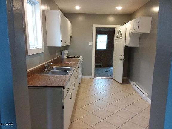 3rd image of 1520 Elm St