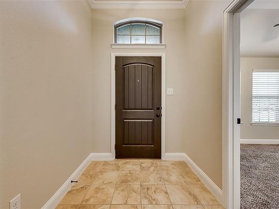 3rd image of 702 Colony Dr