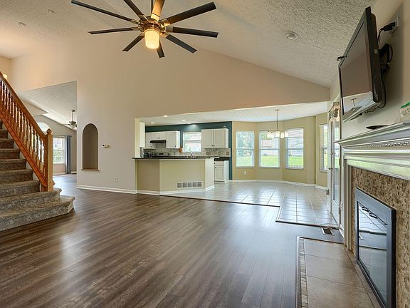 5th image of 1145 Summer Hill Pl