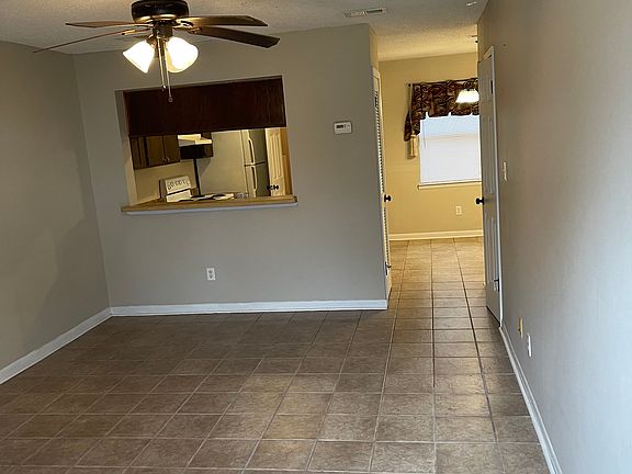 4th image of 504 Landview St Unit B