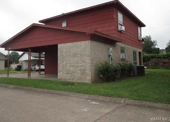 3rd image of 104 Carriage Square Dr