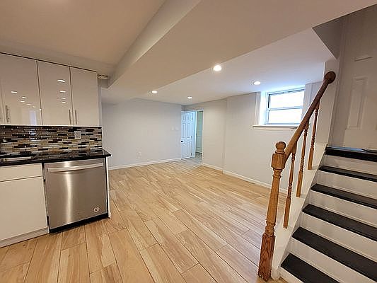 5th image of 3720 Kings Hwy #1