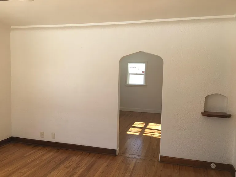 2229 Spruce St — Photo 14