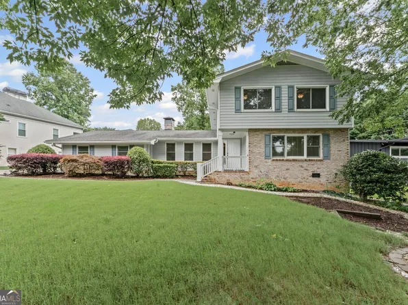 2737 Fontainebleau Dr, Dunwoody, GA 30360