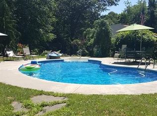 142 Freeman Rd, Oxford, CT 06478