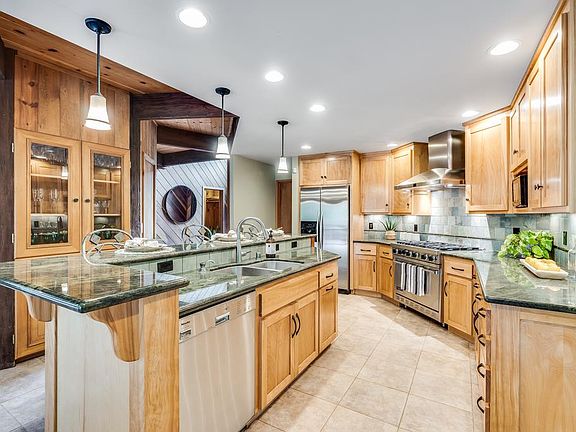 5th image of 309 Spreading Oak Dr