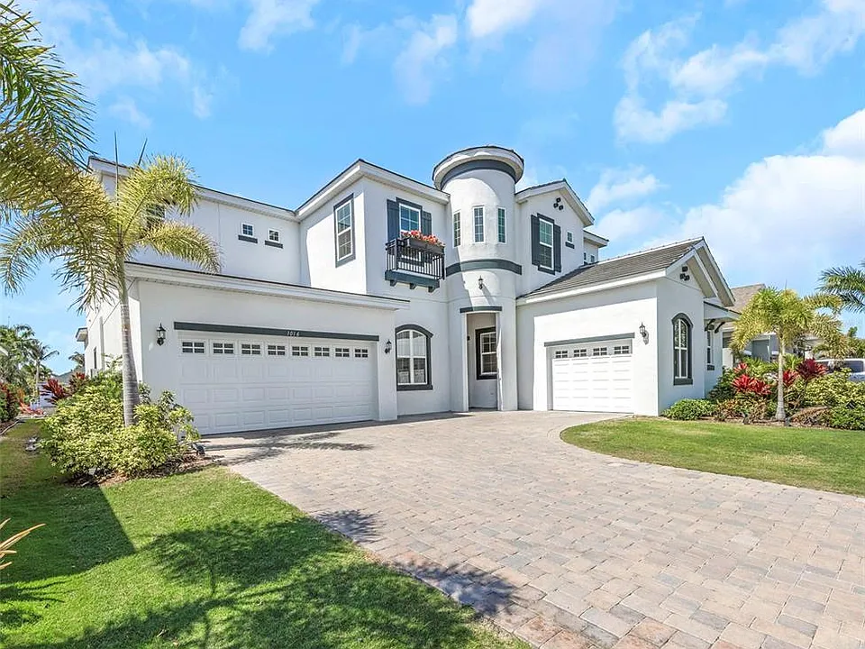 1016 Signet Dr
