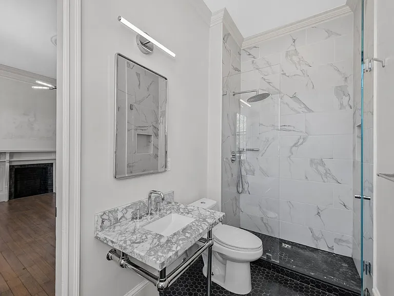 1411 Washington St #11 — Photo 4