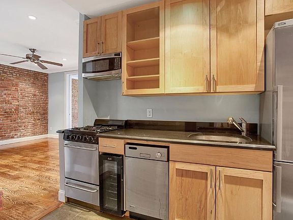 3rd image of 334 E 100th St APT 5d