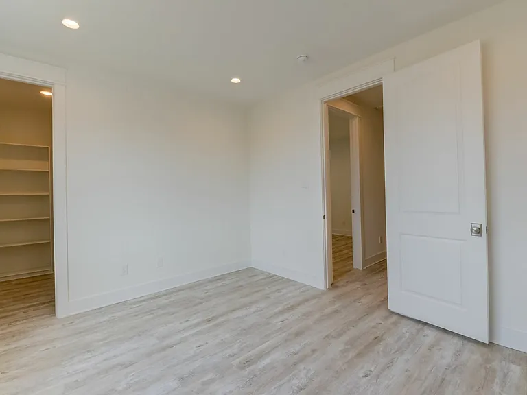 The Grove Oak Forest Bedroom