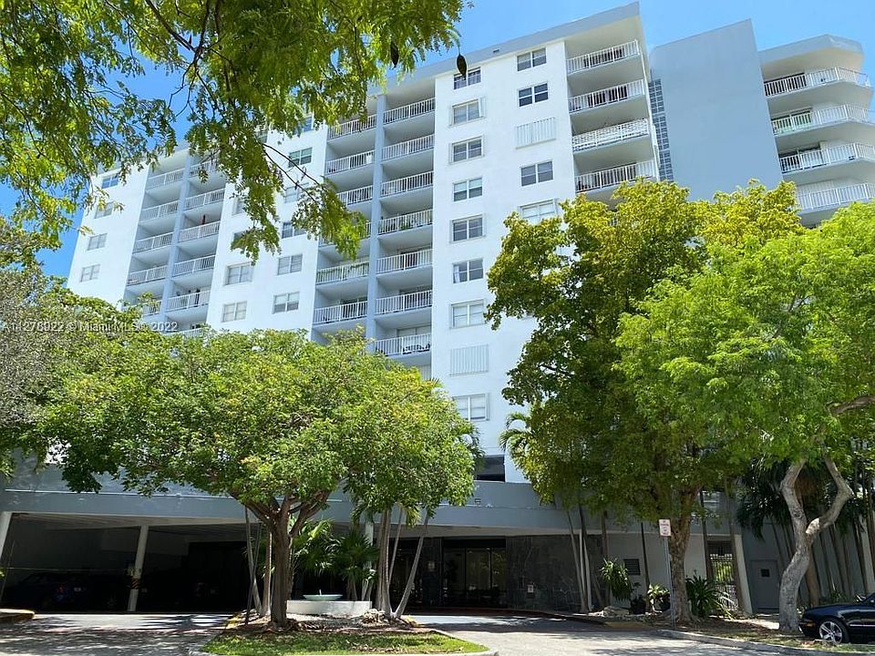 1st image of 6900 Bay Dr APT 6H