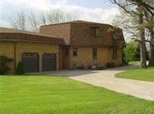 9042 Henry St, Dyer, IN 46311