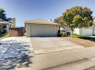 6667 Laguna Park Dr, Elk Grove, CA 95758