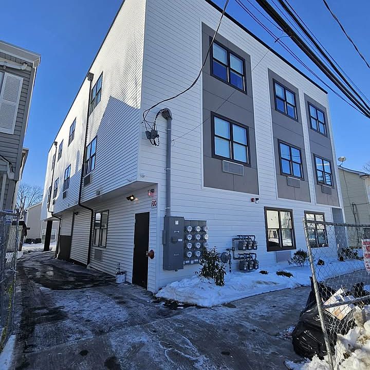 1st image of 22 Seeley St #0