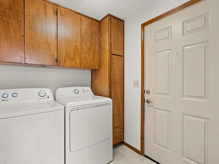 2890 Wedgewood Ln — Photo 17