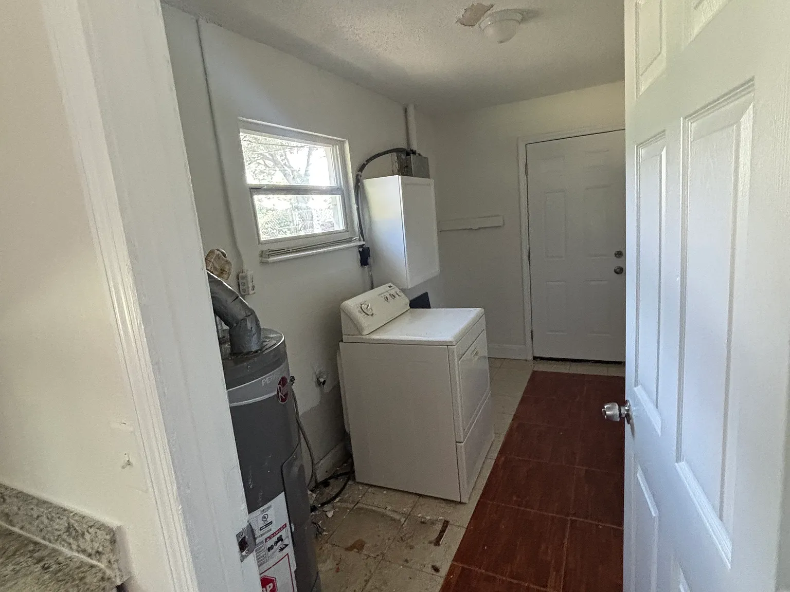 4 bed, 1362 sqft, $2,100 — Photo 3