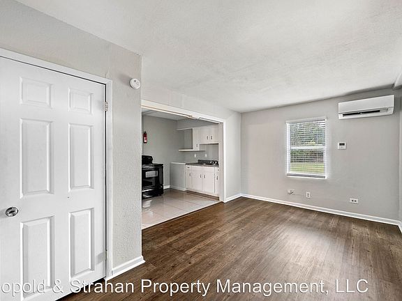 2nd image of 815 Shirley St APT 200