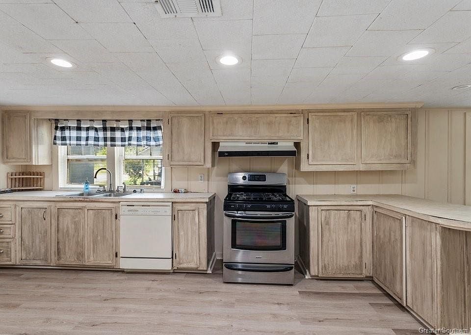 112 1st St, Dequincy, LA 70633 Zillow