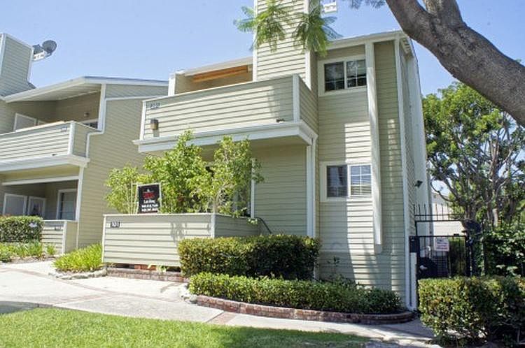 1st image of 777 S Citrus Ave APT 101