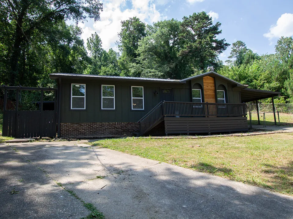 3076 Queenstown Rd