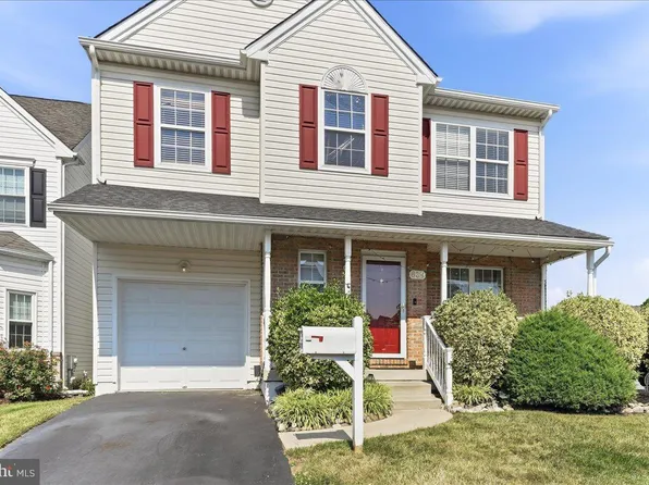 639 Foxglove Dr, Morton, PA 19070