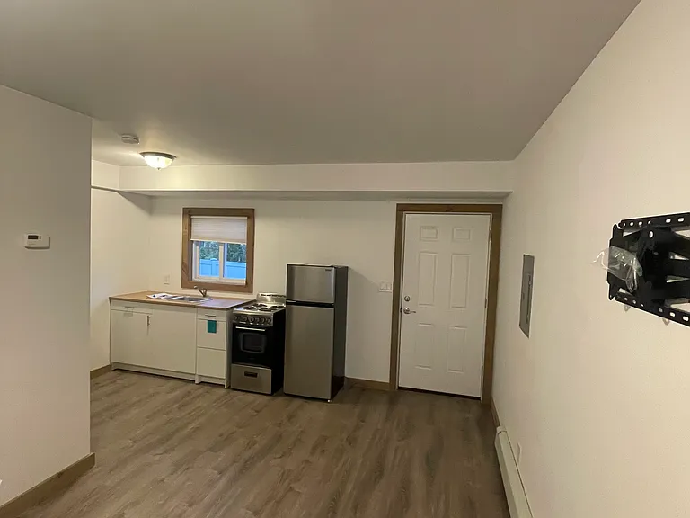 125 Halesite Dr — Photo 2