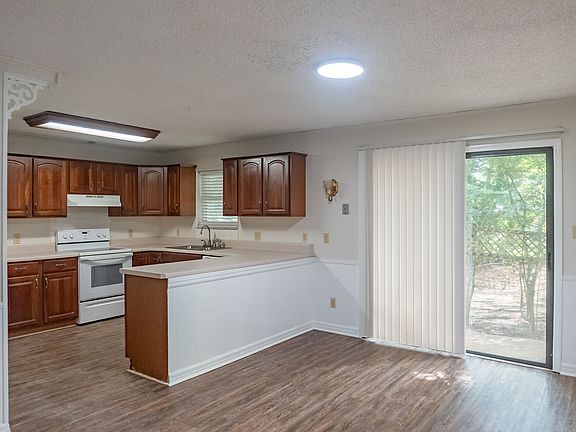 2nd image of 1409 Lehigh Dr