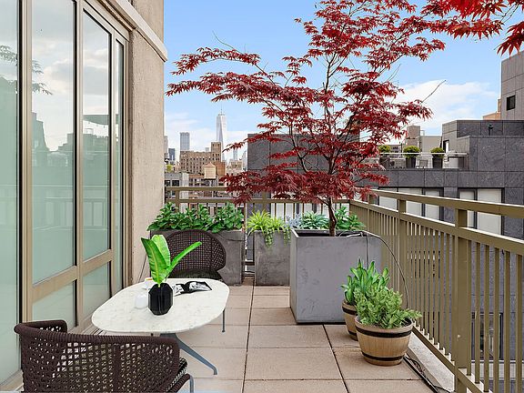 3rd image of 130 W 19th St Ph 1A