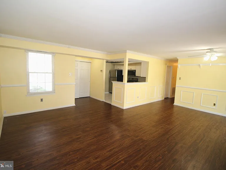 681A Rose Hollow Dr — Photo 6