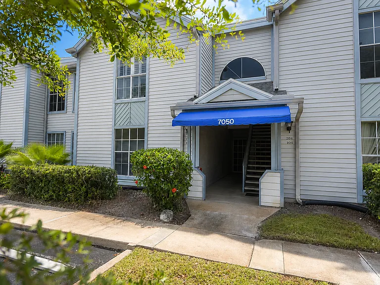 7050 N Highway 1 #103 — Photo 1