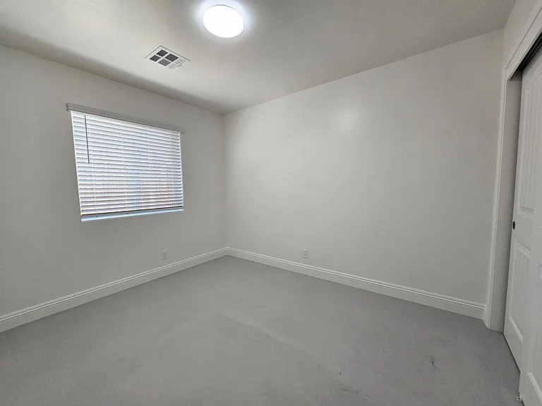1205 W Mariposa Ave — Photo 10
