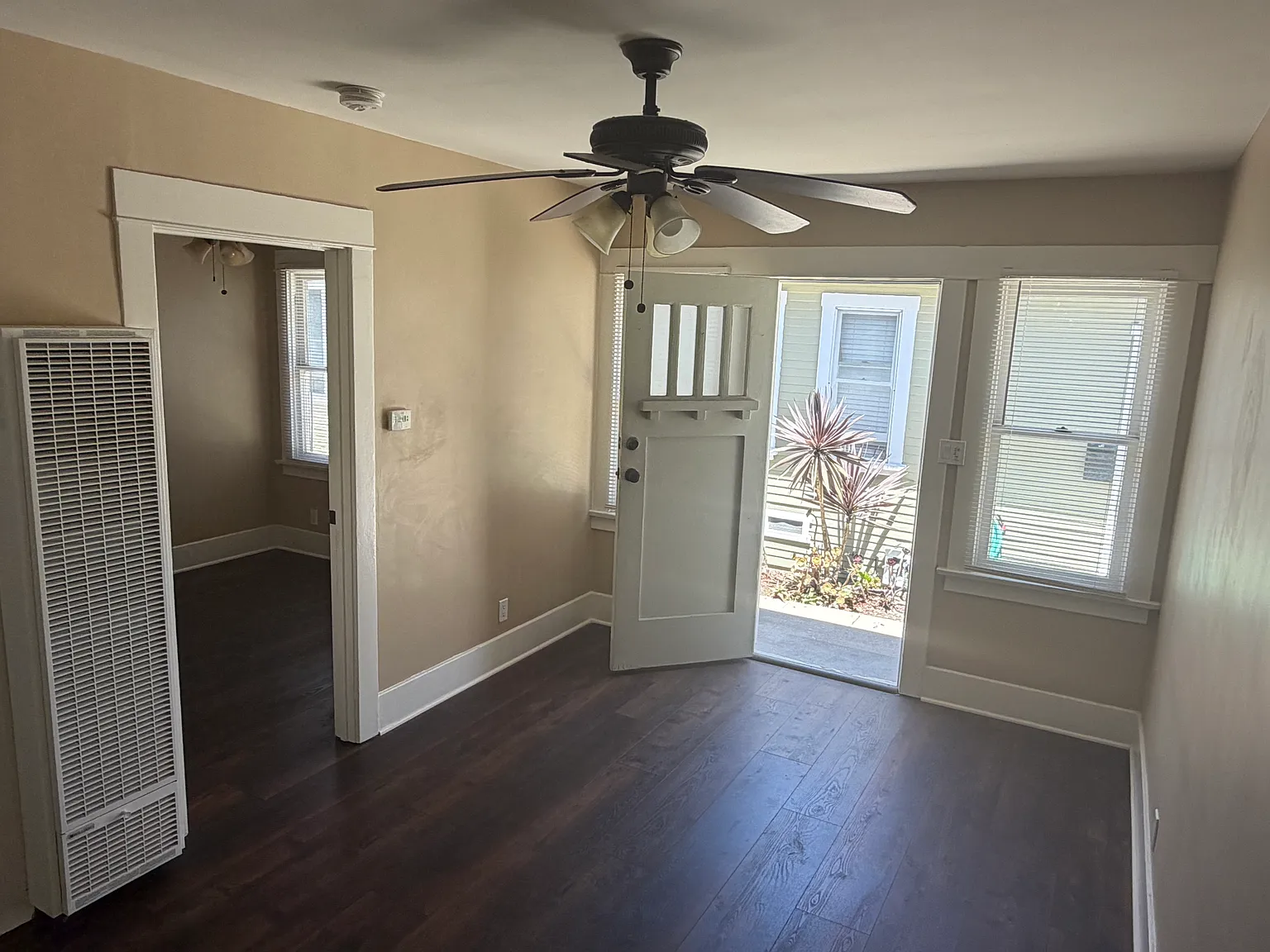 1 bed, 400 sqft, $2,295 — Photo 2