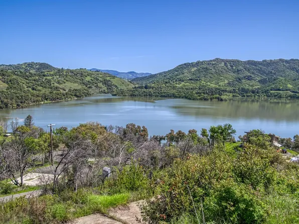 5851 Lake Ridge Drive, Ukiah, CA 95482
