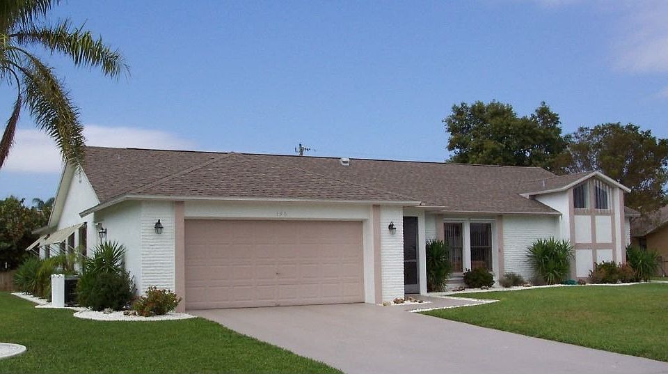 1st image of 136 SE 12th Pl