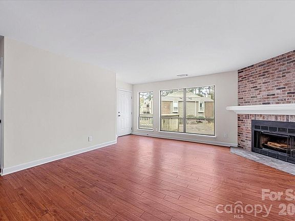 4th image of 1612 Sharon Rd W APT 70