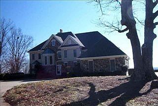5th image of 551 Fairview Dr