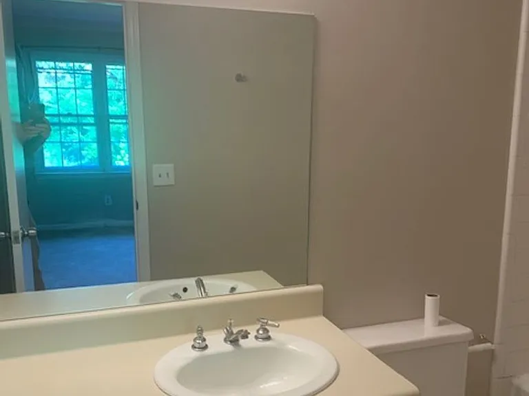 28 Summercreek Dr — Photo 3