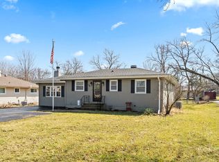 10 Orchard Ave, Oswego, IL