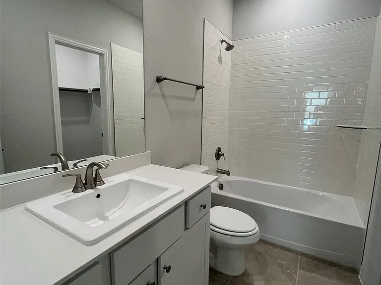 8119 Challenger Ln — Photo 10
