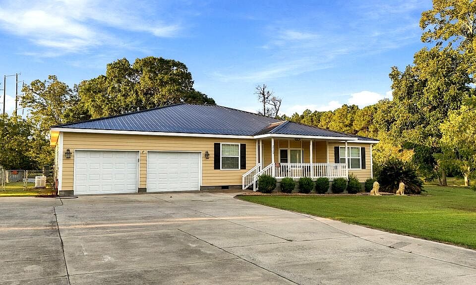 1st image of 210 Arrowhead Dr