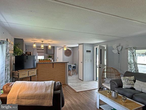 4th image of 10 Branchwood Cir #A-18