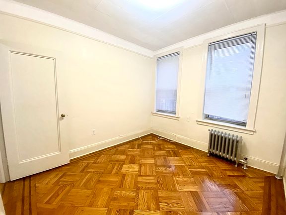 4th image of 34-29 43rd St #2Z