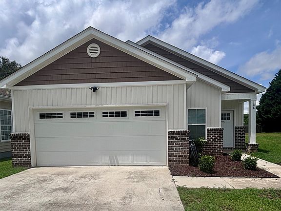 3rd image of 108 Heyward Dr